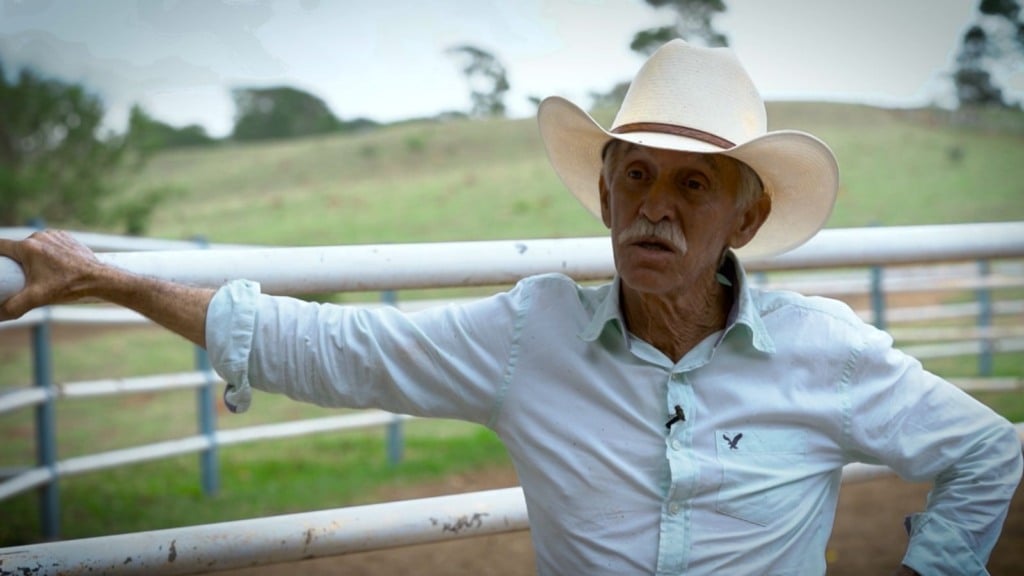 Boiadeiro goiano com mais de 60 anos de lida conta a sua história e seus causos. Confira