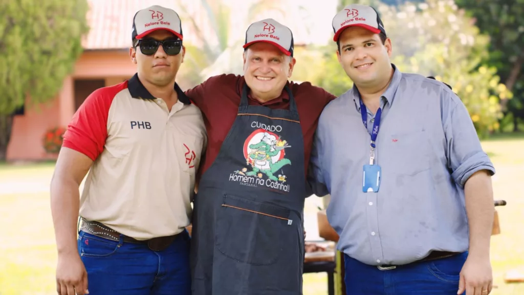 (Esq. para dir.) Juliano César Pereira, Paulo Henrique Beledelli e Cristiano Braida. Foto: Divulgação/Agropecuária PHB