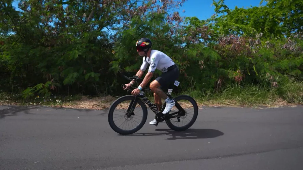 Ultra-atleta brasileiro e carnívoro é campeão em prova de mais de 500 km em mundial no Havaí