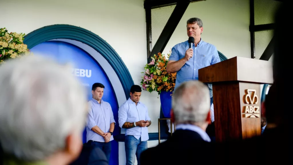 Governador de São Paulo, Tarcísio de Freitas, durante a abertura oficial da 88ª ExpoZebu, em 2023, em Uberaba (MG). Foto: Preta Ribeiro/ABCZ