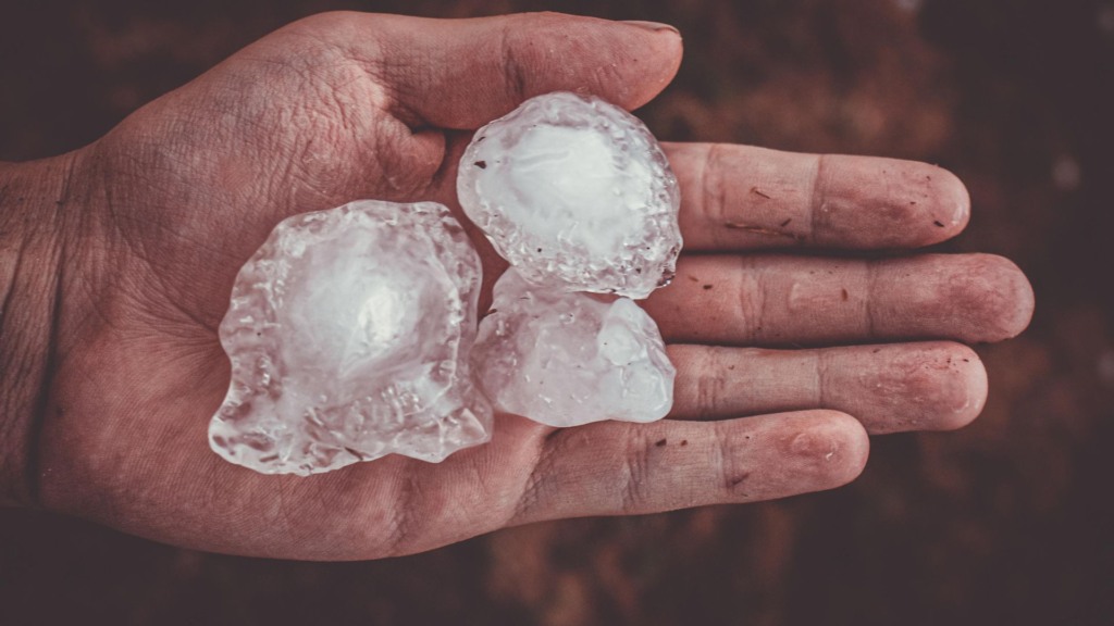 Detalhe de pedras de granizo. Foto: Canva